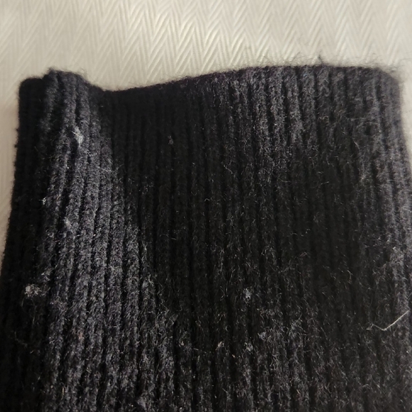 Vince Black Cashmere Sweater size S - Picture 6 of 7